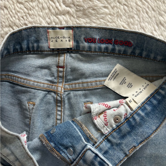 Alice + Olivia Good HR Exposed Button High Rise Skinny Jeans in Flawless Wash - Picture 4 of 7